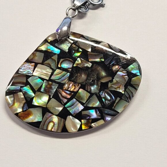 Genuine Abalone Shell Pendant Necklace Triangular Abalone Pendant Short Necklace - Picture 3 of 10